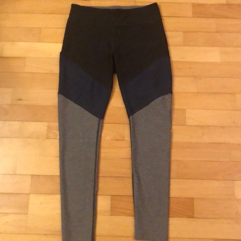 Outdoor Voices Spring Legging Charcoal/Navy EUC XL